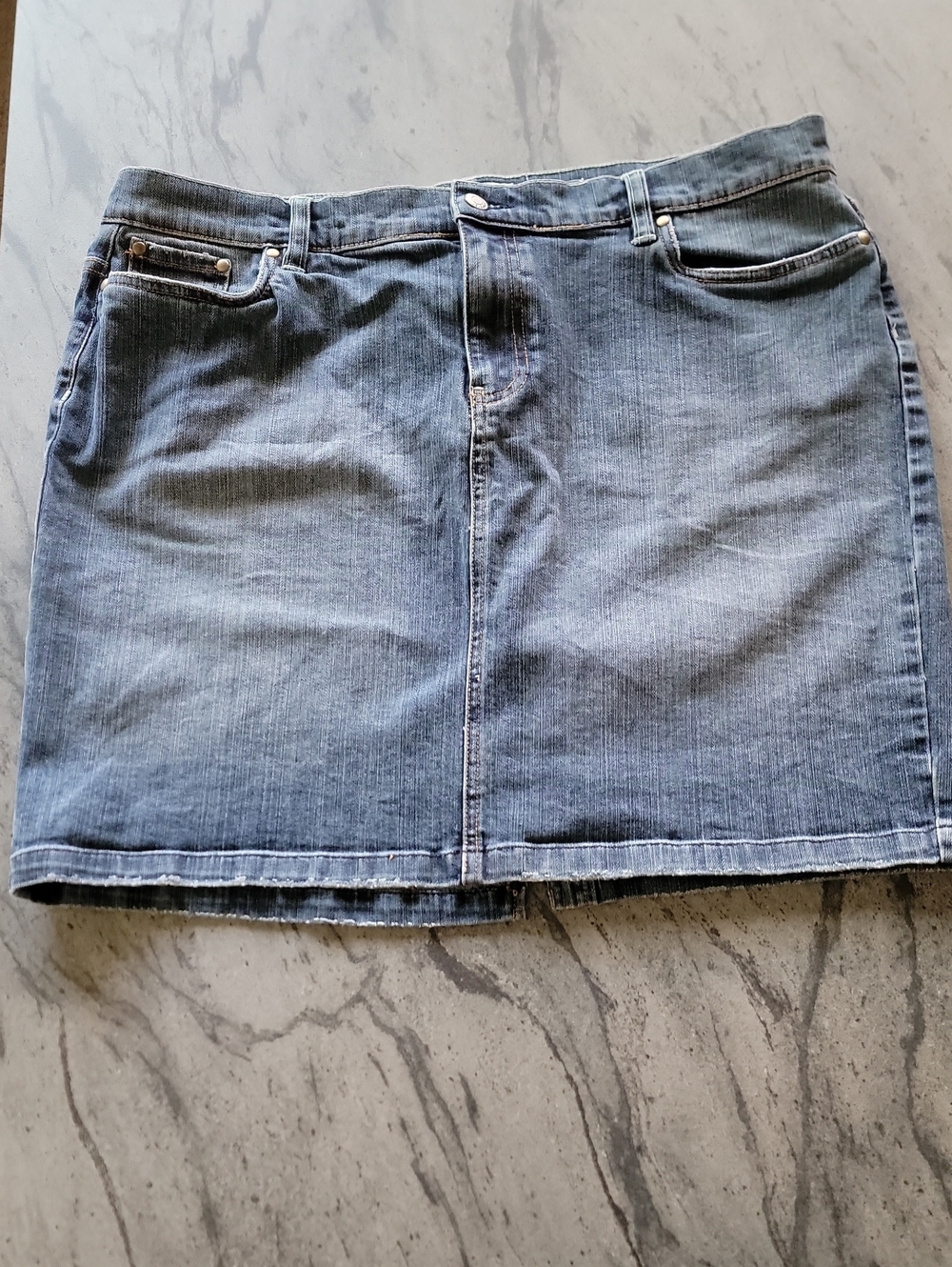 OLD NAVY Vintage Low Waist Stretch Distressed Denim Midi Skirt Blue Size 16